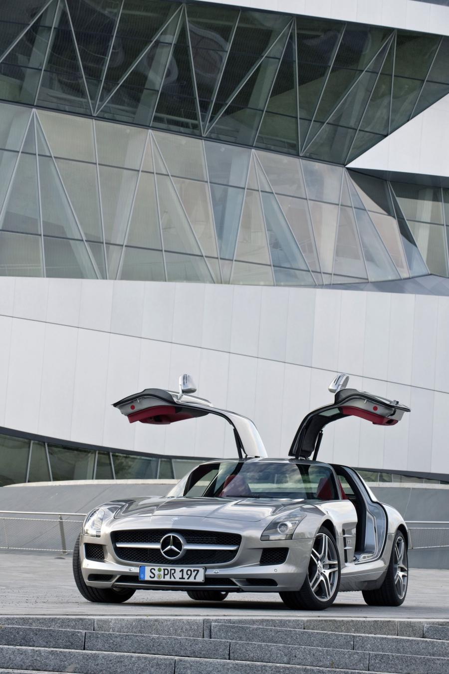  Mercedes-Benz SLS AMG 2010 года  (фото 22 из 526)